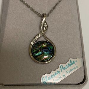 Storrs Glacier Pearl‎ Necklaces